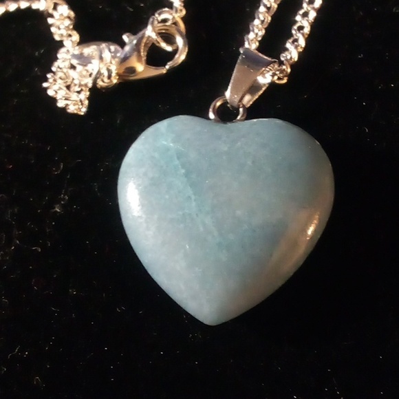 Jewelry - 💝2/$20💝 NIP - Purple Agate Heart Shape Stone Pendant Necklace